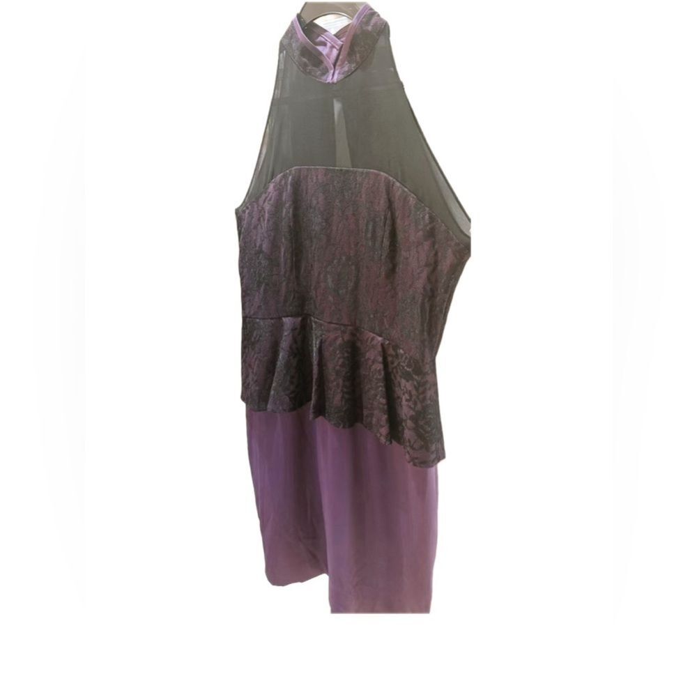 Beautiful purple/black lace Qipo
Size 8